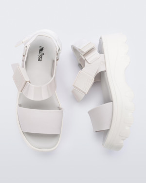 MELISSA KICK OFF SANDAL AD - 