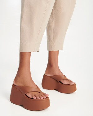 MELISSA FREE THONG WEDGE AD - 