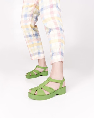 MELISSA SUN WAVES PLATFORM AD - 