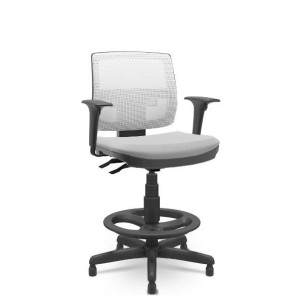 Cadeira Caixa Brizza 99002 Mecanismo Backplax, Encosto Regulável Em Tela, Base Standard C/ Sapata, Braço Regulável – Plaxmetal  - Rev Vinil - Corplax Vinil Cinza - Tl Tela Vermelho