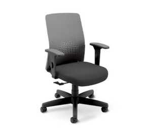 Poltrona Giratória 17601 Syncron, Auto Ajustável, Encosto Plástico Preto, Aranha C/ Polaina, Rod. 50 Nylon, Braço Sl New Pp, Estrutura Preta - Linha Moov Light - Cavaletti  - Rev Vinil - Cor (Vinil) Marrom Poltrona Giratória 17601 Syncron, Auto Ajustável, Encosto Plástico Preto, Aranha C/ Polaina, Rod. 50 Nylon, Braço Sl New Pp, Estrutura Preta - Linha Moov Light - Cavaletti  - Rev Vinil - Cor (Vinil) Marrom