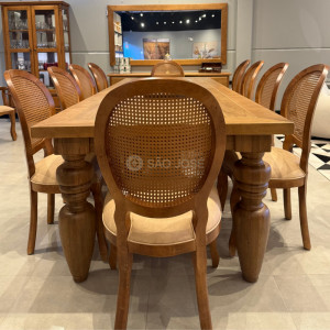 Conjunto Mesa Torneada e 10 Cadeiras Medalhão - 