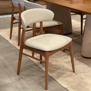 Conjunto Mesa Selma e 8 Cadeiras Nio - 