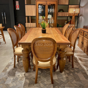 Conjunto Mesa Pés Torneados e 8 Cadeiras Medalhão - 