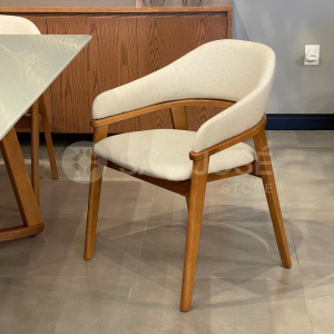 Conjunto Mesa Milo e 6 Cadeiras Pala - 