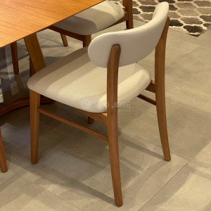 Conjunto Mesa Milo e 8 Cadeiras Bin - 