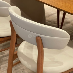 Conjunto Mesa Selma e 8 Cadeiras Nio - 