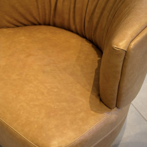 Poltrona Levi Giratória Em Couro Legítimo Lugon - 