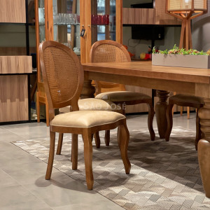 Conjunto Mesa Pés Torneados e 8 Cadeiras Medalhão - 