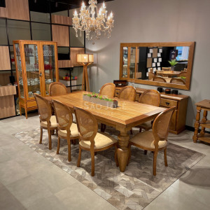 Conjunto Mesa Pés Torneados e 8 Cadeiras Medalhão