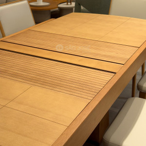 Conjunto Mesa Extensível Ilhabela 1,62/2,22m e 8 Cadeiras Dina Soft - 