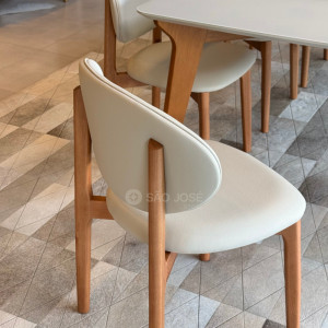 Conjunto Mesa Orit e 8 Cadeiras Camboriú - 