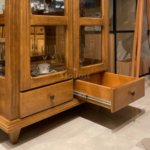 Cristaleira Clássica em Madeira - São José Store - 