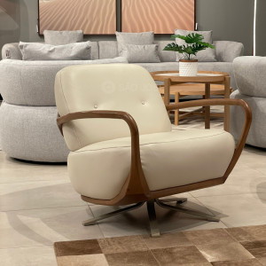 Poltrona Winston Giratória Em Couro Legítimo James