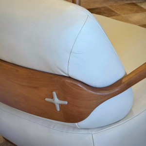 Poltrona Winston Giratória Em Couro Legítimo James - 