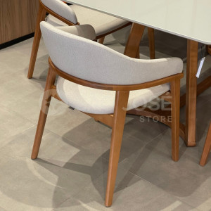 Conjunto Mesa Milo e 6 Cadeiras Pala - 