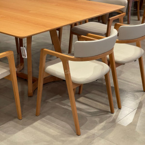 Conjunto Mesa Quadrada Milo e 8 Cadeiras Arpa - 