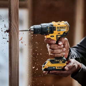 PARAFUSADEIRA FURADEIRA IMPACTO DCK276D2 COM 2 BATERIAS 20V 2AH E CARREGADOR BIVOLT DEWALT - 