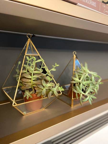 pirÂmide metal vidro dourado 20x13,5x13,5cm