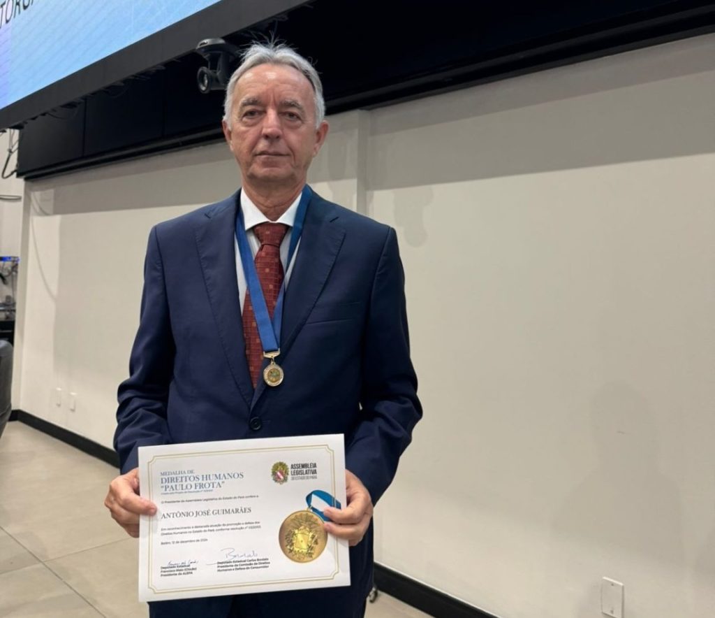 Presidente Antonio José Guimarães recebe medalha Paulo Frota de Direitos Humanos