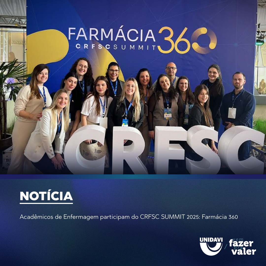 Acadêmicos de Enfermagem participam do CRFSC SUMMIT 2025: Farmácia 360