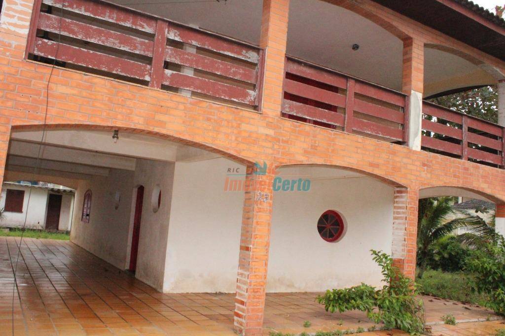 https://s3-sa-east-1.amazonaws.com/static-arbo/CA0043_RIC/casa-m-perto-do-mar-com-m-de-terreno1604504457272ernnh.jpg