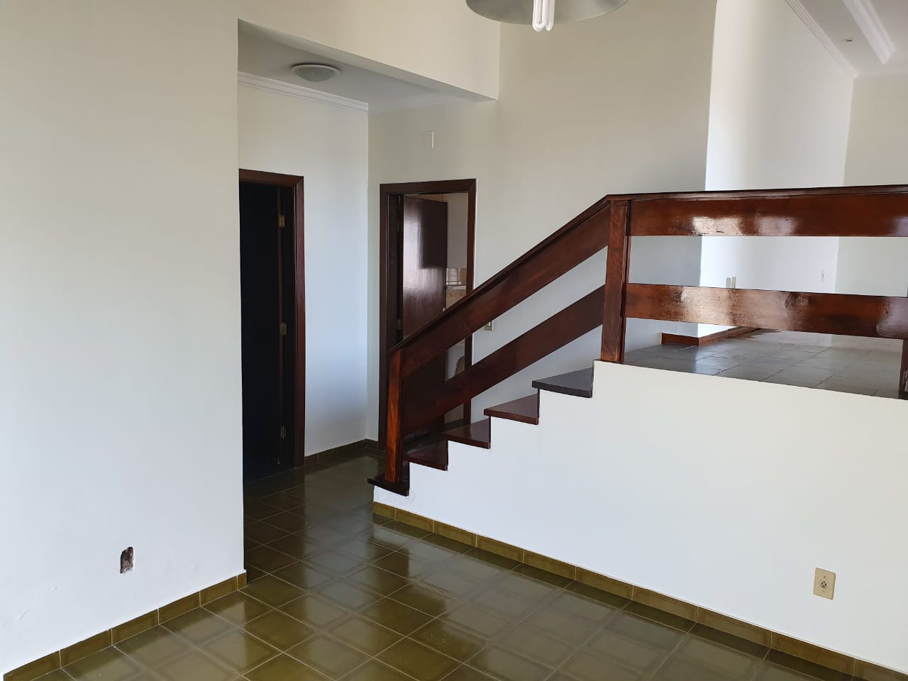 https://s3-sa-east-1.amazonaws.com/static-arbo/CA1334_GPRDO/casaavendajardimvilaricacambepr_1622221581853.jpeg