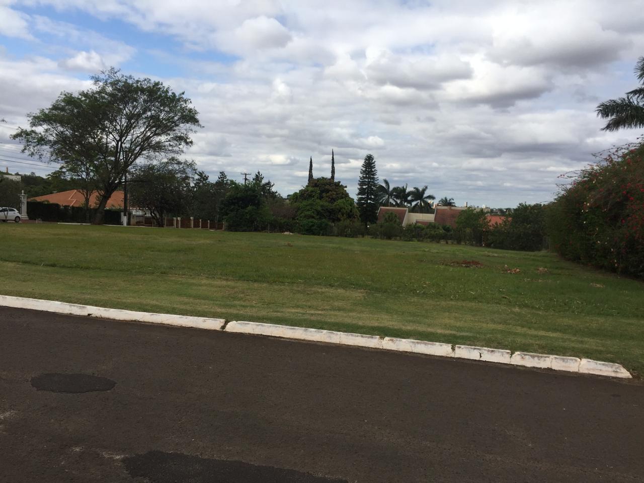 https://s3-sa-east-1.amazonaws.com/static-arbo/CH0004_GPRDO/condominioresidencialgreenvillagechacaraavendajardimtarobacambepr_1601402402370.jpeg