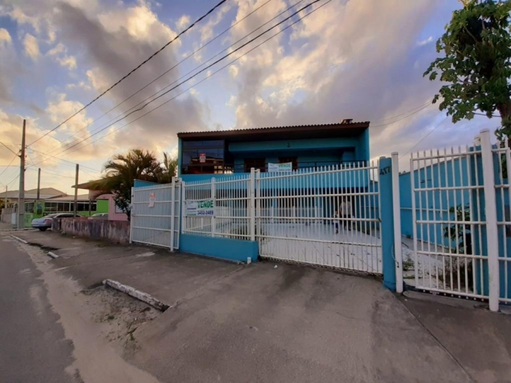 https://s3-sa-east-1.amazonaws.com/static-arbo/SO0002_STUTZ/sobrado-com-vista-para-o-mar-a-venda-em-matinhos-quartos1606503501591ofvbk.jpg