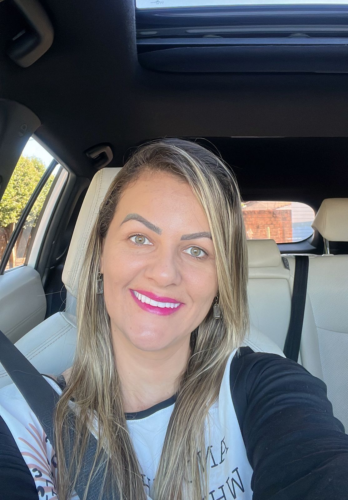 corretor Carla Rosária, imobiliária Realize Pra Você