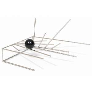 <b>WALTÉRCIO CALDAS - Sem Título</b><br>escultura em aço inoxidável e granito - (2010)<br>​60 x 32 x 45 cm