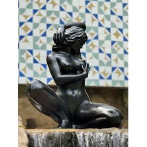 <b>DUVIVIER, Edgard - Verão</b><br>bronze, ass. e dat. 1998 inf. dir.<br>130 x 114 x 70 cm