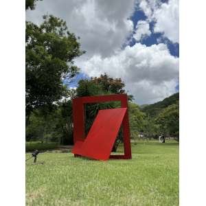 <b>WEISSMANN, Franz - Sem Título</b><br>escultura em chapa de aço vermelha 10 mm, ass. e dat. 1975 na parte inferior<br /><br>​112 x 115 x 65 cm
