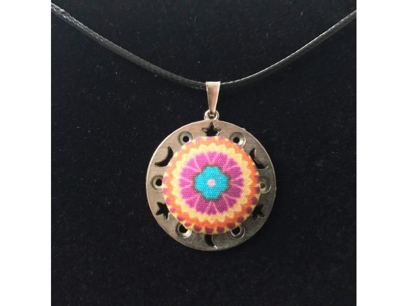 Colar Mandala Lua & Estrela Colar Mandala Lua & Estrela