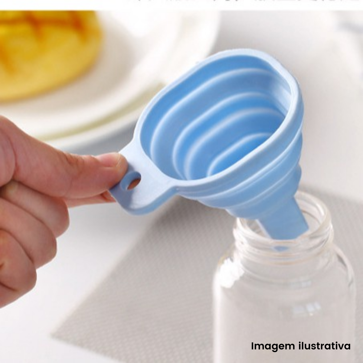 Funil retrátil para cozinha em silicone 13cm Flexível Azul - Camicado