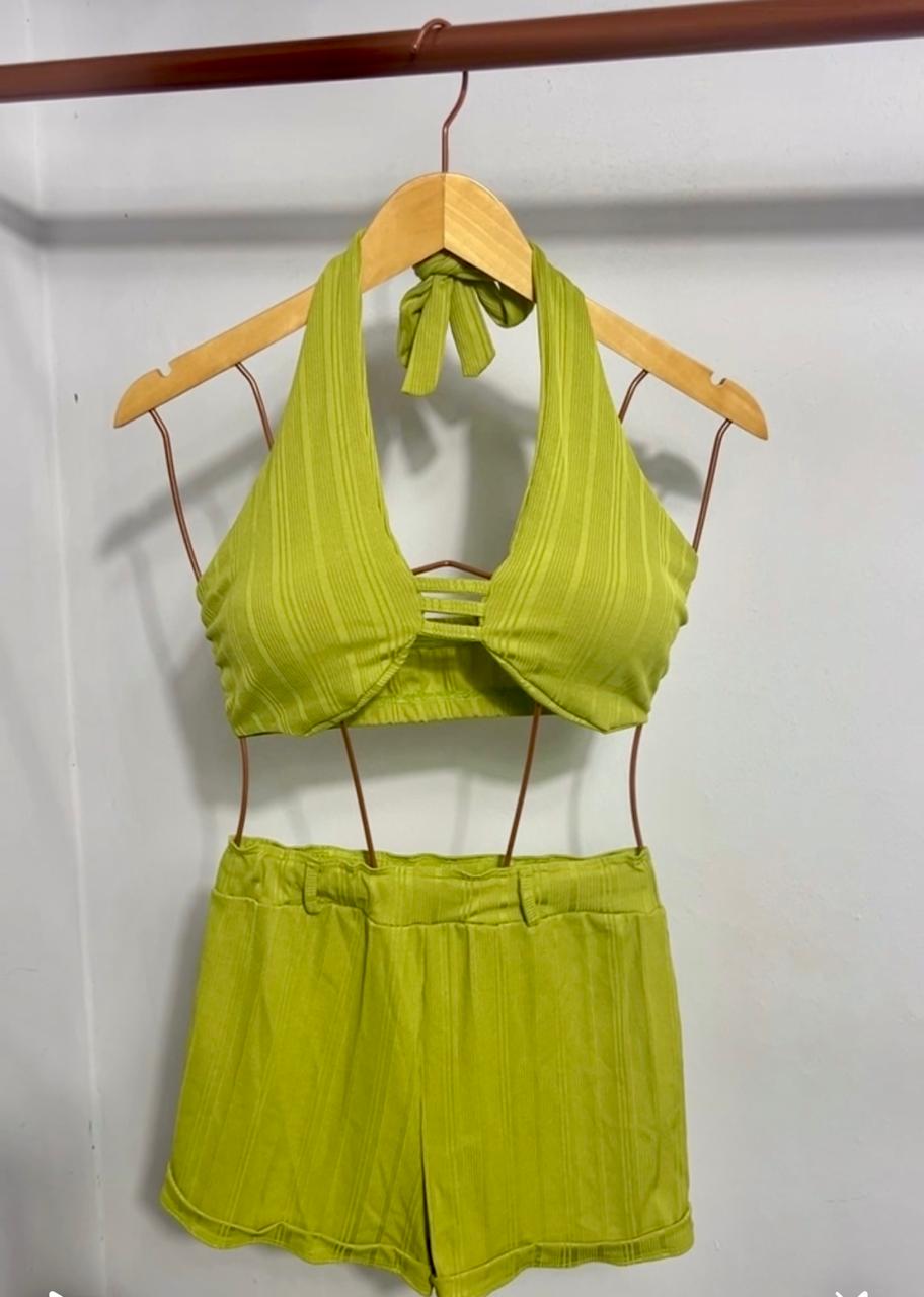 Conjunto verde abacate