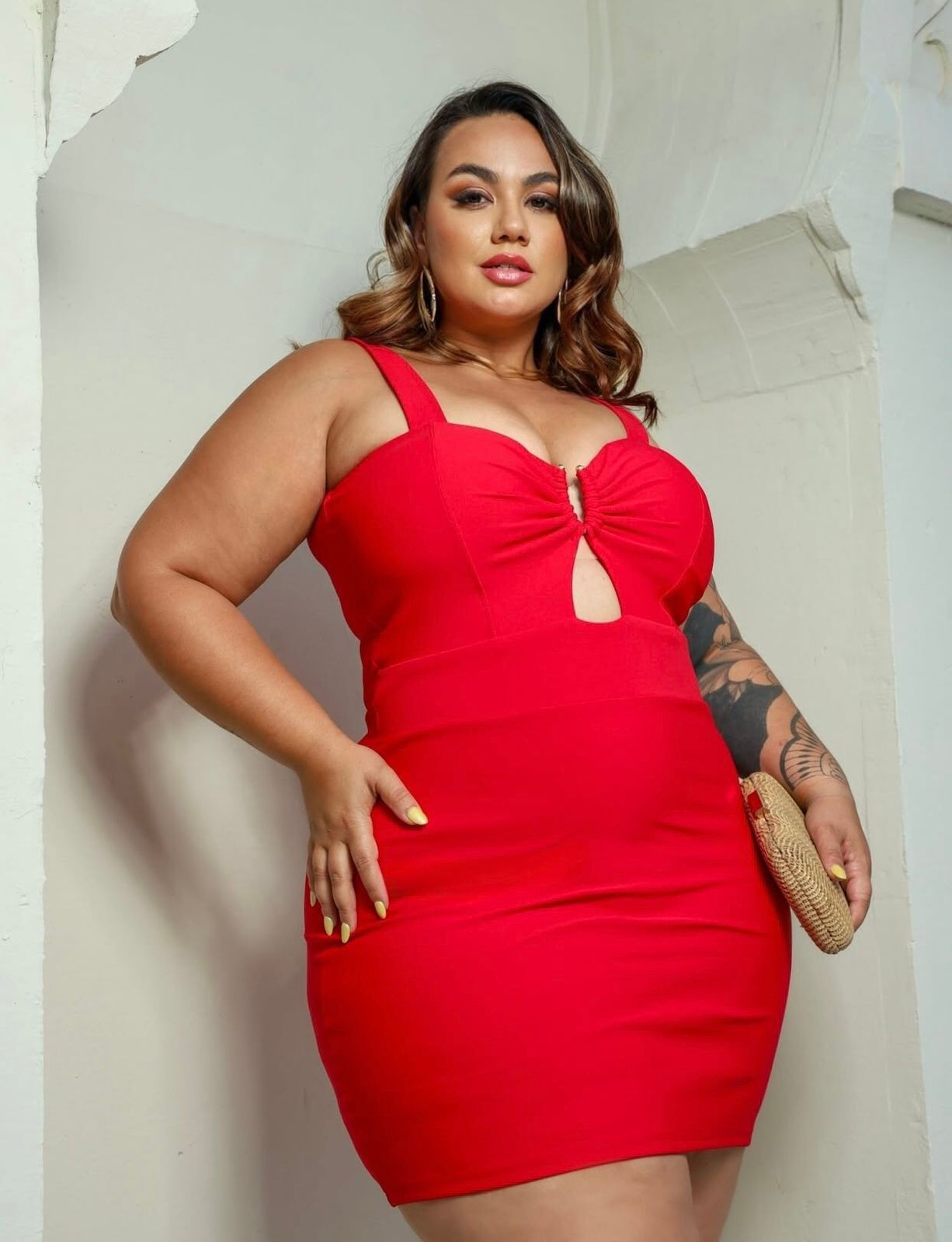 VESTIDO PLUS COM DECOTE VAZADO