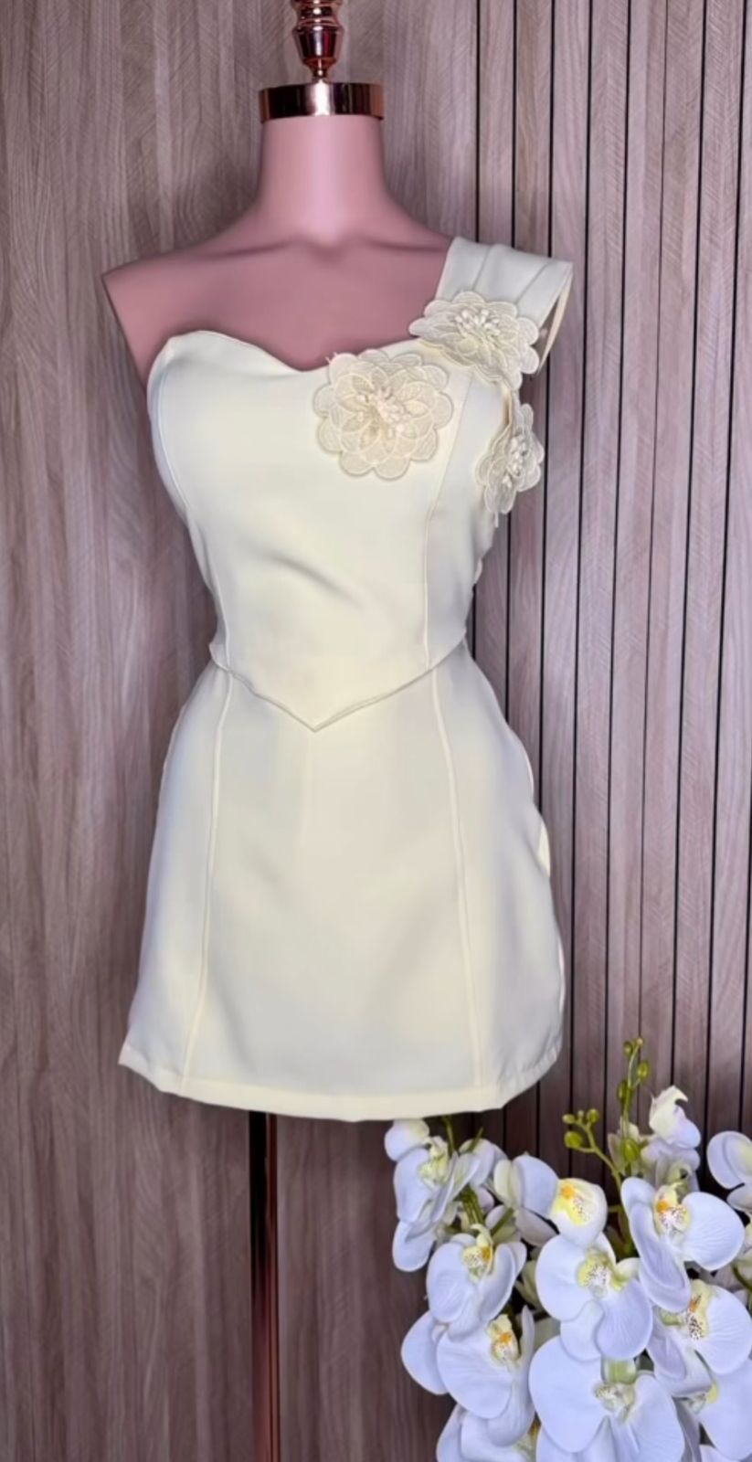 CONJ SHORT SAIA CROPPED FLOR BORDADA