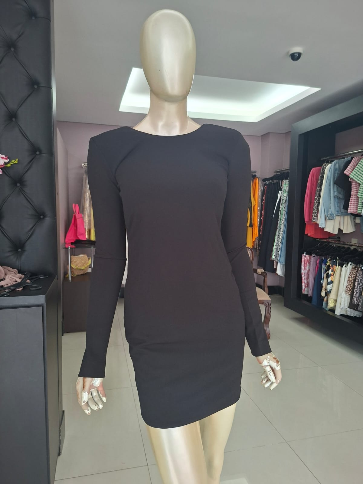 CAOS 597316 VESTIDO CURTO C/MG BORDADO COSTA BACK CHAINS