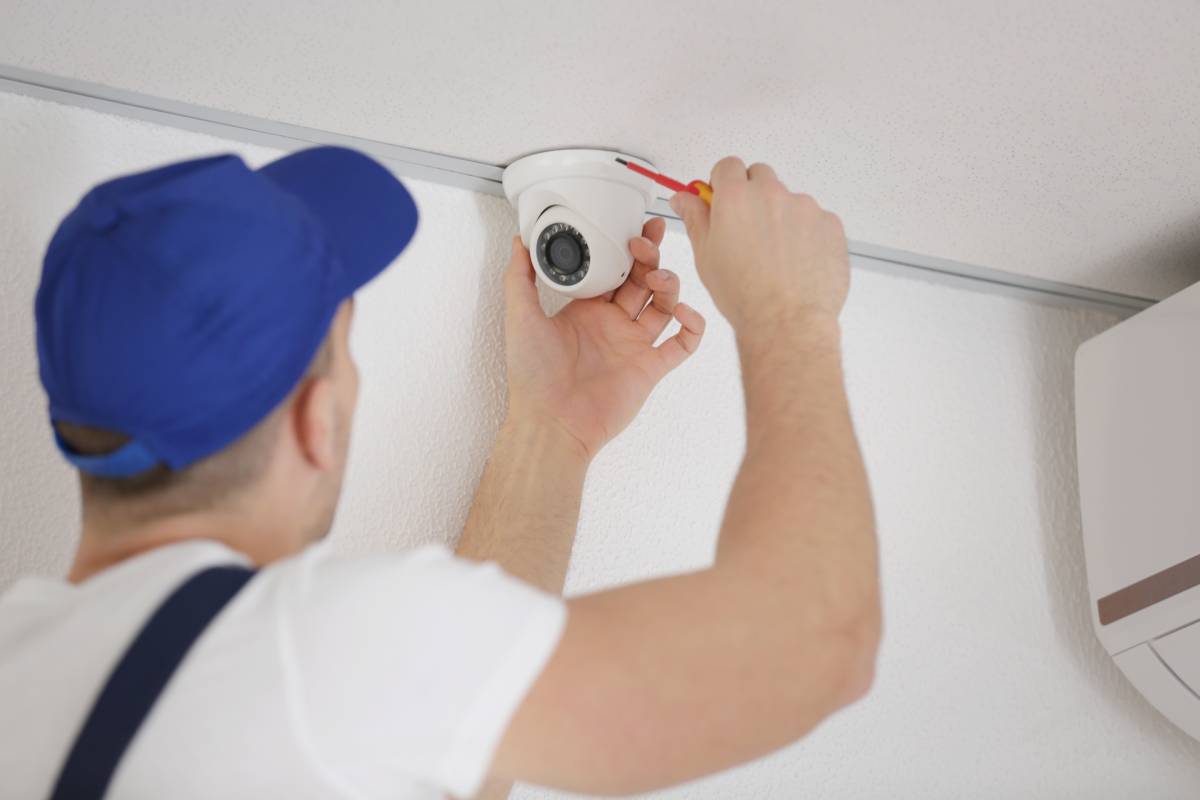 INSTALAÇÃO PONTO DE CAMERA (FIXAÇÃO CONEXÕES E ALINHAMENTO )