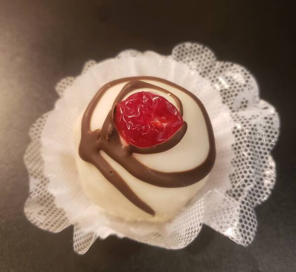 Bombom de Cereja Branco