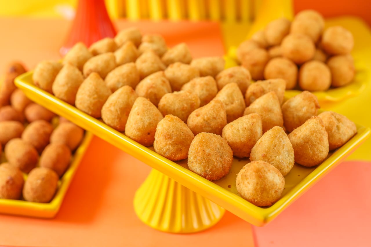 COXINHA DE FRANGO FESTA