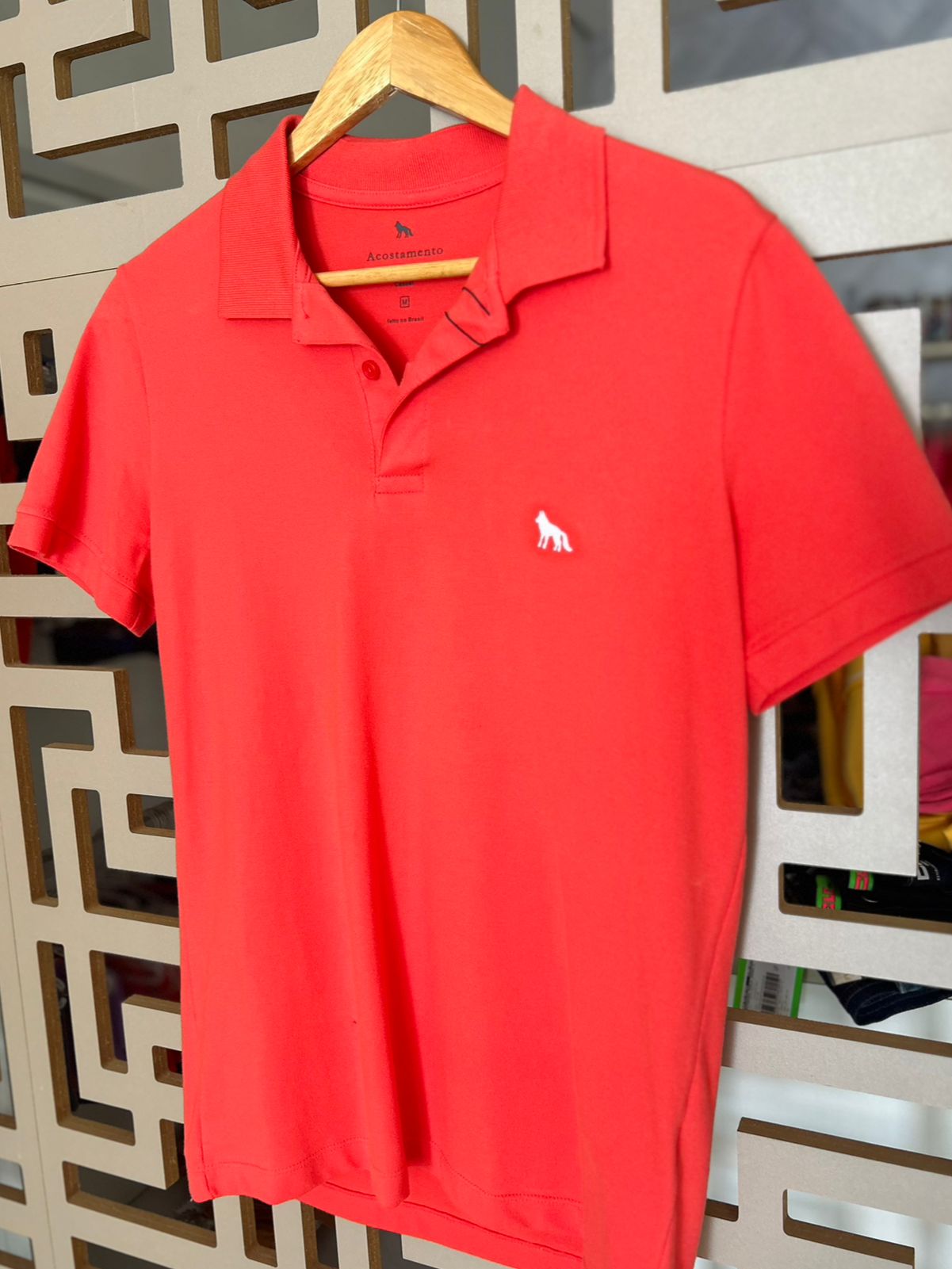 CAMISA POLO VERMELHO MANDARIM ACOSTAMENTO TAM. M