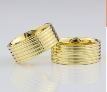 PAR ALIANÇA RETA 8MM COM FRISOS - MOEDA 18