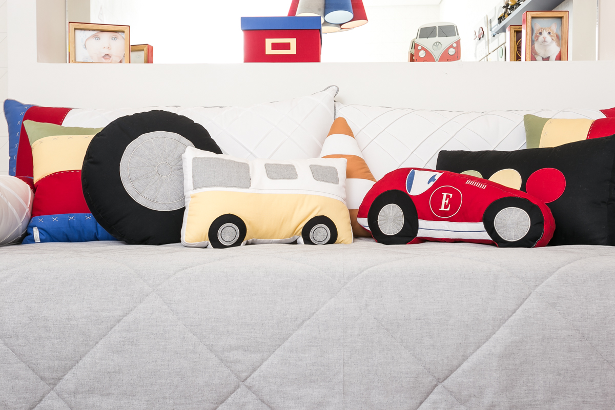 Almofada de carro, onibus e pneu